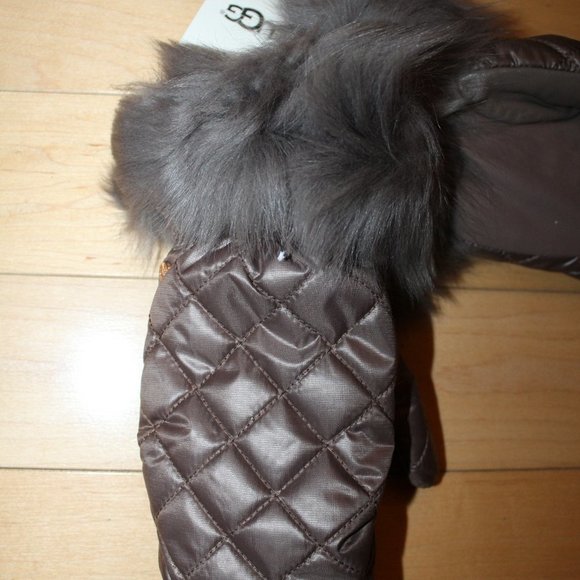 NWT UGG WOMEN'S QUILTED GRAY MITTENS - Picture 3 of 6